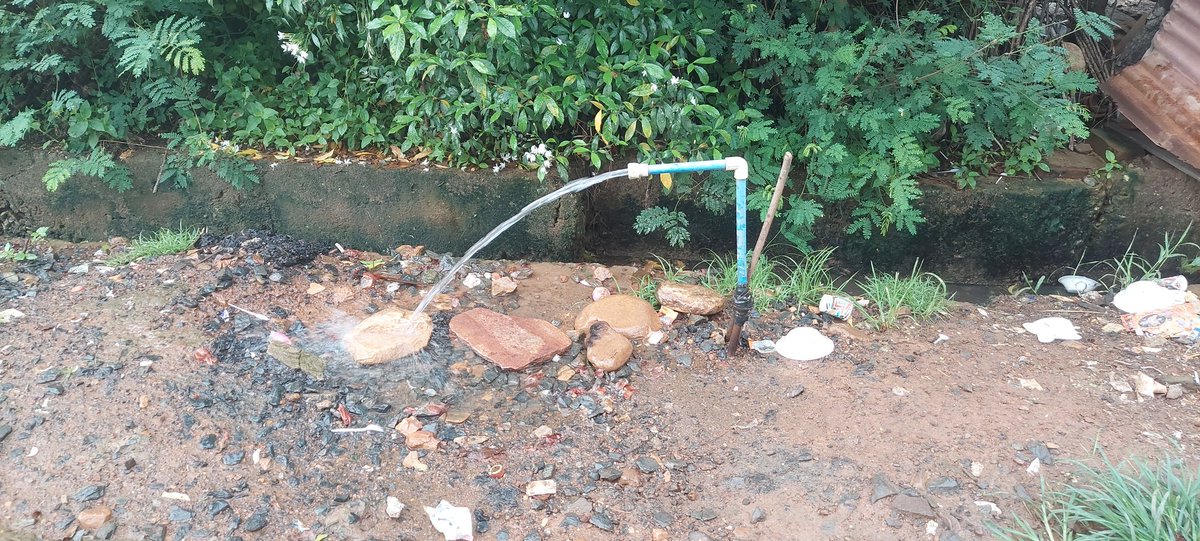 Soubhag23392696's tweet photo. Water is life but it wasted continuously. Rode side at Nilaberni Sahi, Deogarh. Please take necessary steps @Deogarhdistadmn @deogarhmncp https://t.co/9ORS1B79qP