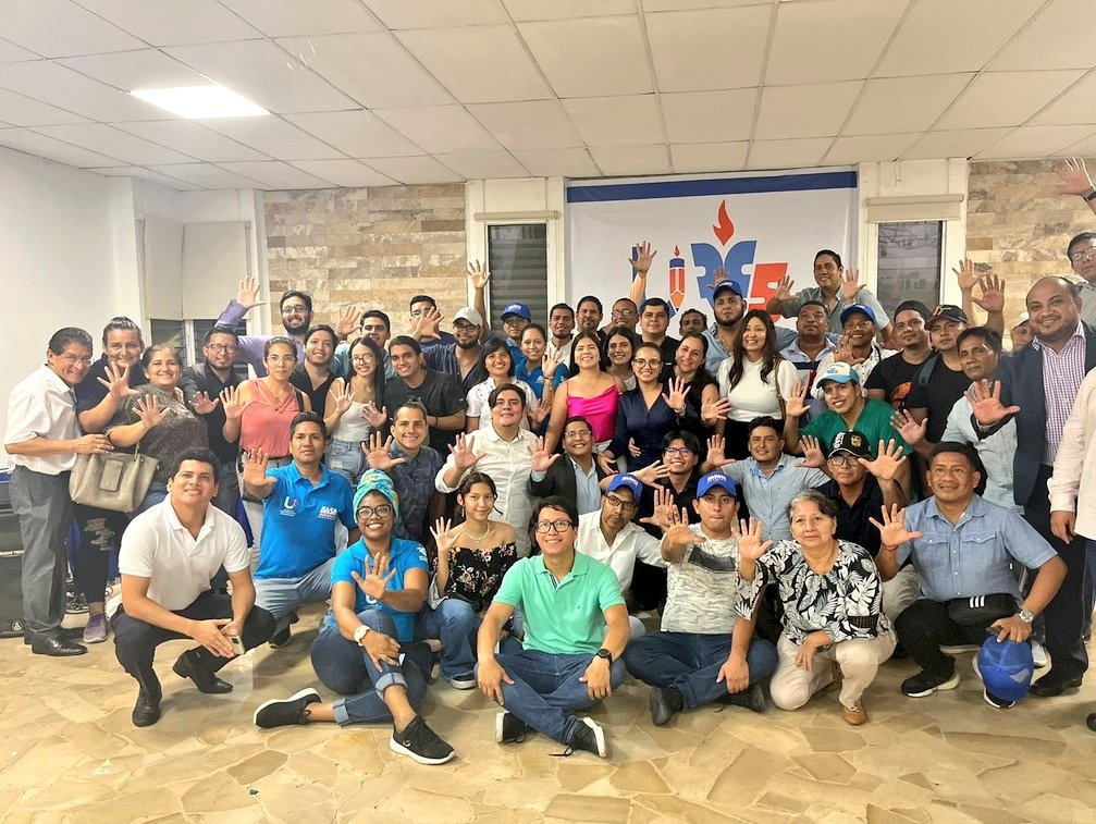 uniprou_ec's tweet photo. Agracemos a la comunidad Universitaria y profesional de Guayaquil qué se hizo presente en el conversatorio realizado con @LuisaGonzalezEc candidata a la presidencia del Ecuador. Hablamos de educación superior, y su plan de gobierno. ¡Juntos por el resurgir de la patria! https://t.co/UfM7YnkCpa