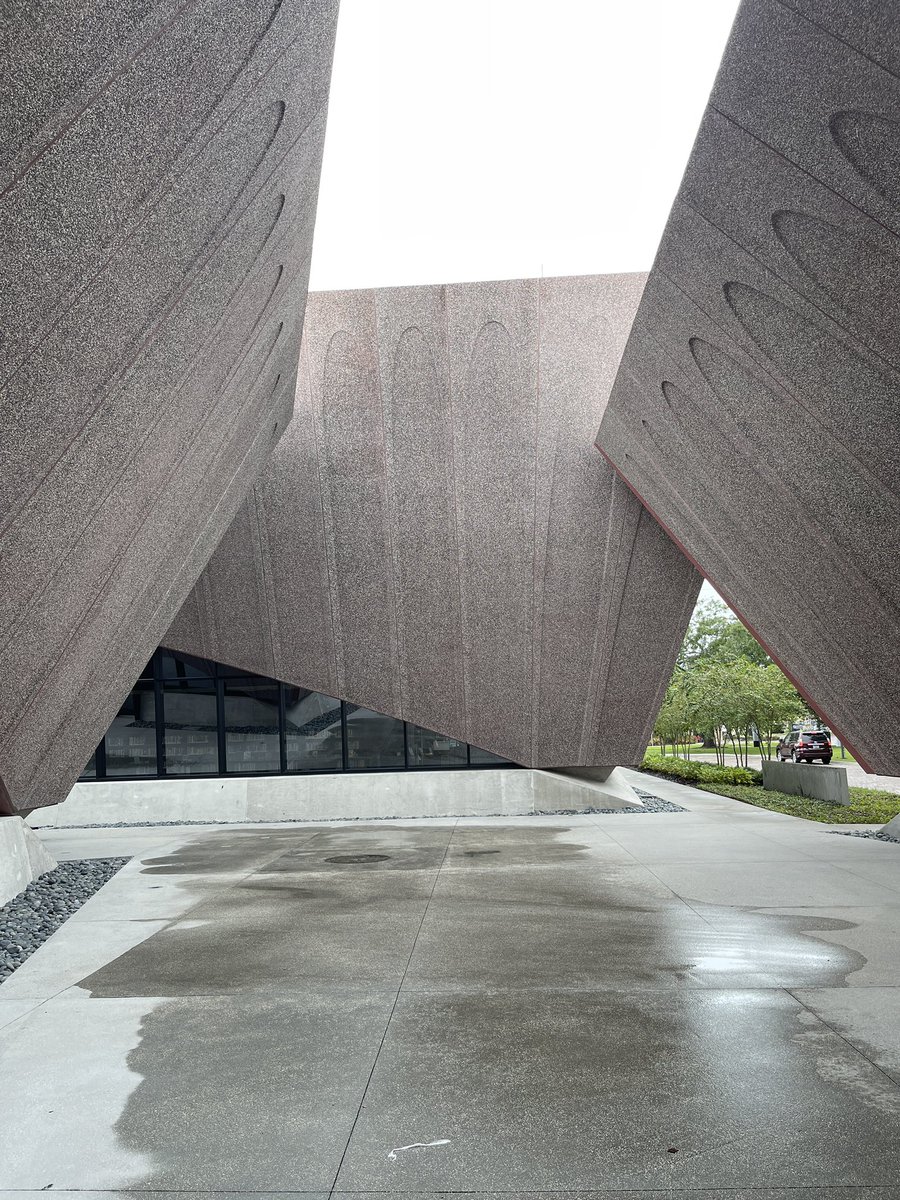 StudioZeren's tweet photo. @aia_florida Winter Park Library Tour @visitorlando #architecture #aiafla23 https://t.co/zPn0MMnOJu