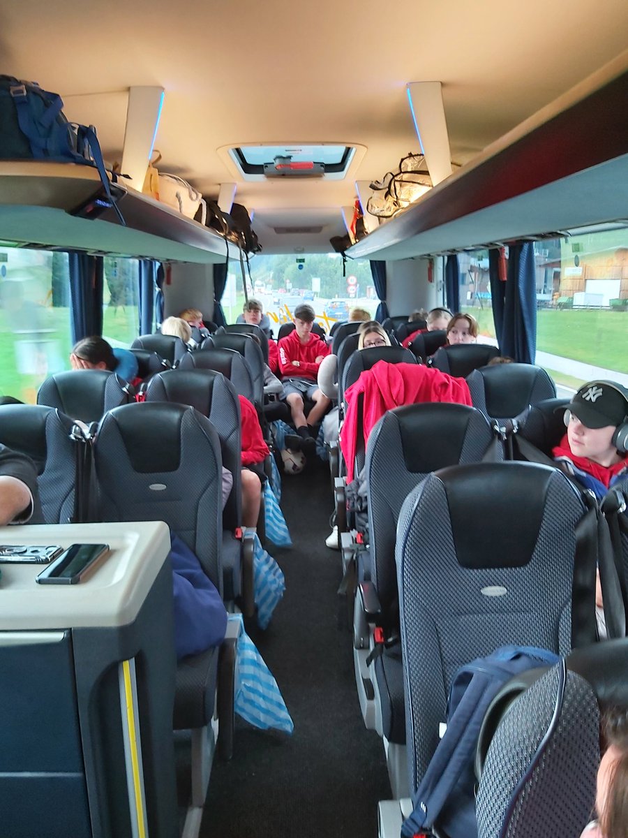 CHS_trips's tweet photo. ETA 9.30AM. Along time spent on a coach. Great holiday😀 https://t.co/4MP0mQEpvL