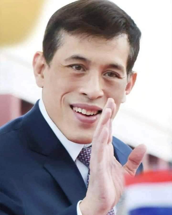 thanaaer1's tweet photo. เนื่องในโอกาสวันเฉลิมพระชนมพรรษา
พระบาทสมเด็จพระปรเมนทรรามาธิบดี
ศรีสินทรมหาวชิราลงกรณ พระวชิรเกล้าเจ้าอยู่หัว

              ๒๘ กรกฎาคม ๒๕๖๖
           ขอพระองค์ทรงพระเจริญ

      ด้วยเกล้าด้วยกระหม่อมขอเดชะ #เรารักสถาบันพระมหากษัตริย์ #รัชกาลที่10 https://t.co/8rRZKRXdI9
