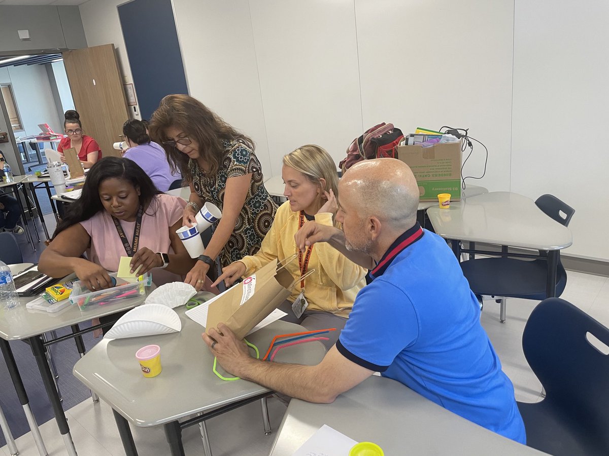 SCIS_APKane's tweet photo. Excited to welcome new teachers to Allen! We shared our love of Social Studies❣️#allensocialstudies #instructionalcoaching https://t.co/Be9rt7jj0O