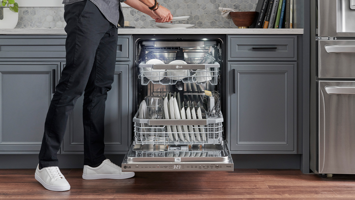 Kyle Lemmerman (@lg_klallentown) on Twitter photo Paper and plastic in this household? 🙅 🙅 The perfect dishwasher can handle all the plate pile ups and saucy residue. #LGUS #LGFam <a href="/LGUS/">LG Electronics</a> <a href="/LGVerlinMoore/">Verlin Moore Jr</a> <a href="/LGStephenPotoc1/">#LGStephenPoto</a> Paper and plastic in this household? 🙅 🙅 The perfect dishwasher can handle all the plate pile ups and saucy residue. #LGUS #LGFam <a href="/LGUS/">LG Electronics</a> <a href="/LGVerlinMoore/">Verlin Moore Jr</a> <a href="/LGStephenPotoc1/">#LGStephenPoto</a>