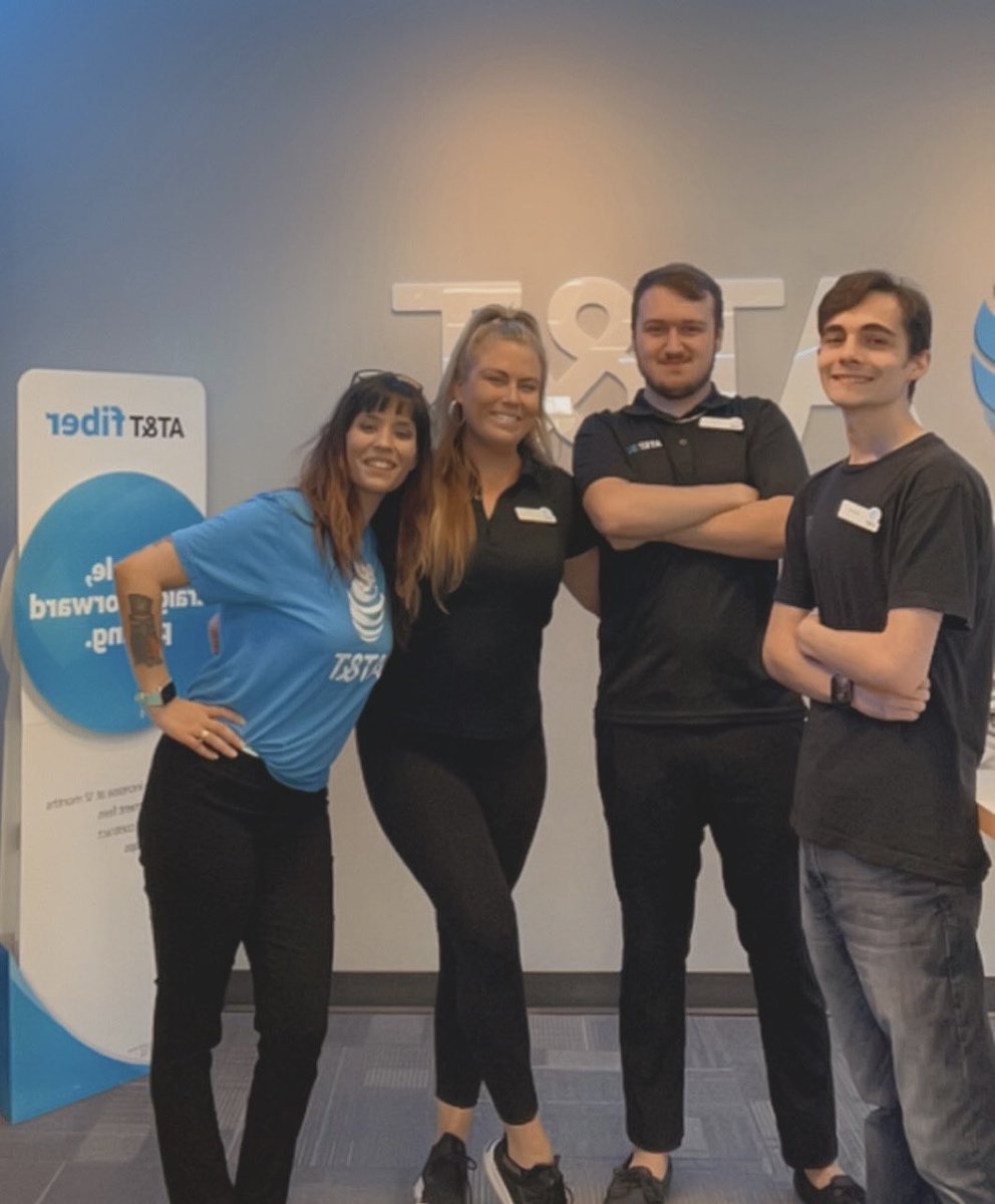 ThePalleschi's tweet photo. The Team Who Took Home The #1 AR Location in Q2 Decided To Take A Selfie To Show The Faces Of The Savages Behind The Award. 👏 Great Job Krista &amp; Team 9th Street #LifeAtATT 

- O 🤘🏽 T L A W S https://t.co/4dTcXppV2s