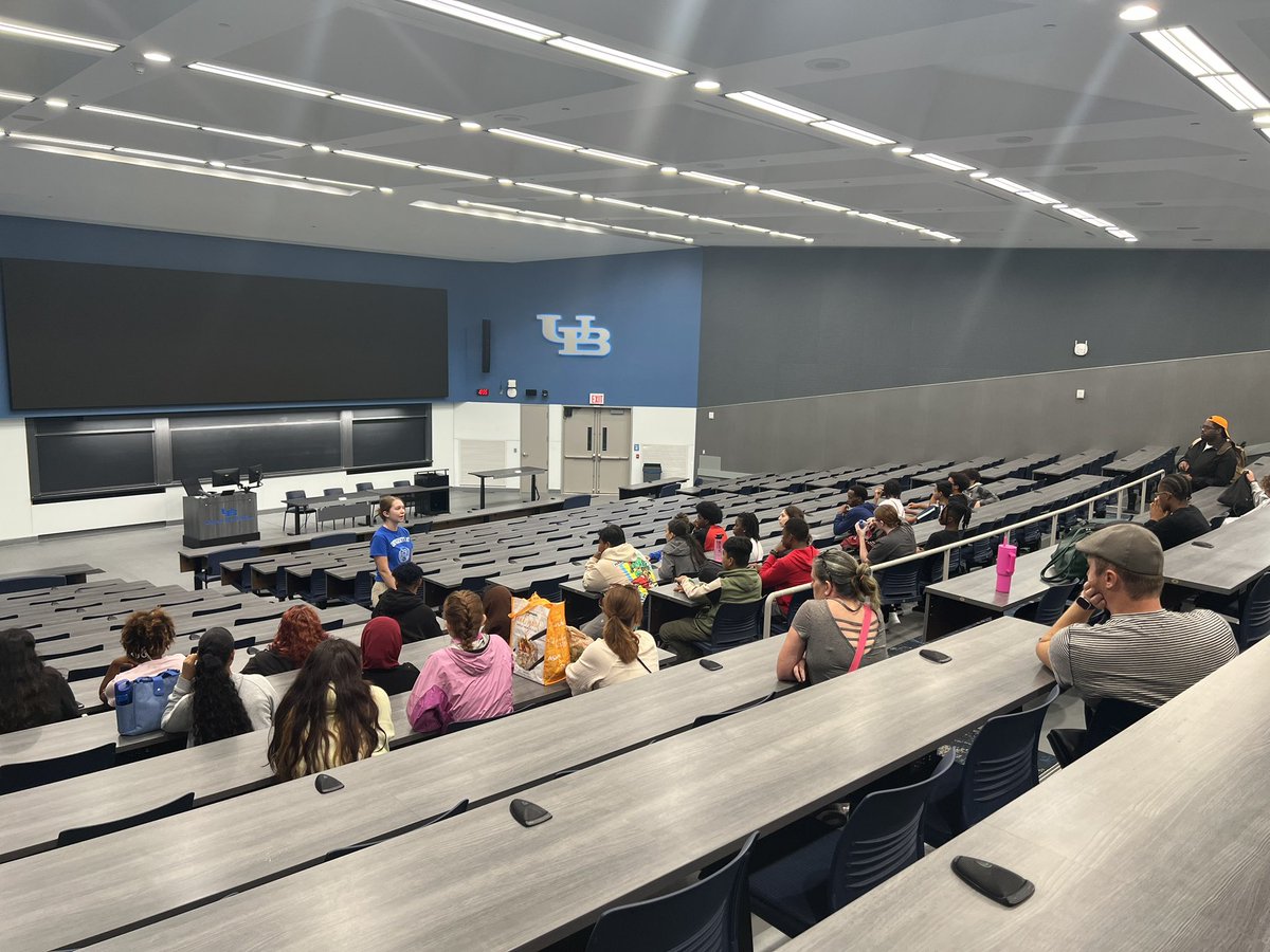 BPS_STLP's tweet photo. Today, our @Buffalo_Schools STLP interns visited @UBuffalo’s campus! We especially enjoyed seeing the Esports Level Up lounge, meeting with admissions, and touring the campus! #collegeexploration https://t.co/tFgCBmn3bd