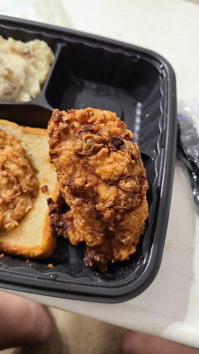 upofun's tweet photo. @cheddarskitchen i ordered chicken fried chicken,  not fried chicken. Surely someone in that kitchen knows what a cutlet is. https://t.co/XS89UmQPnp