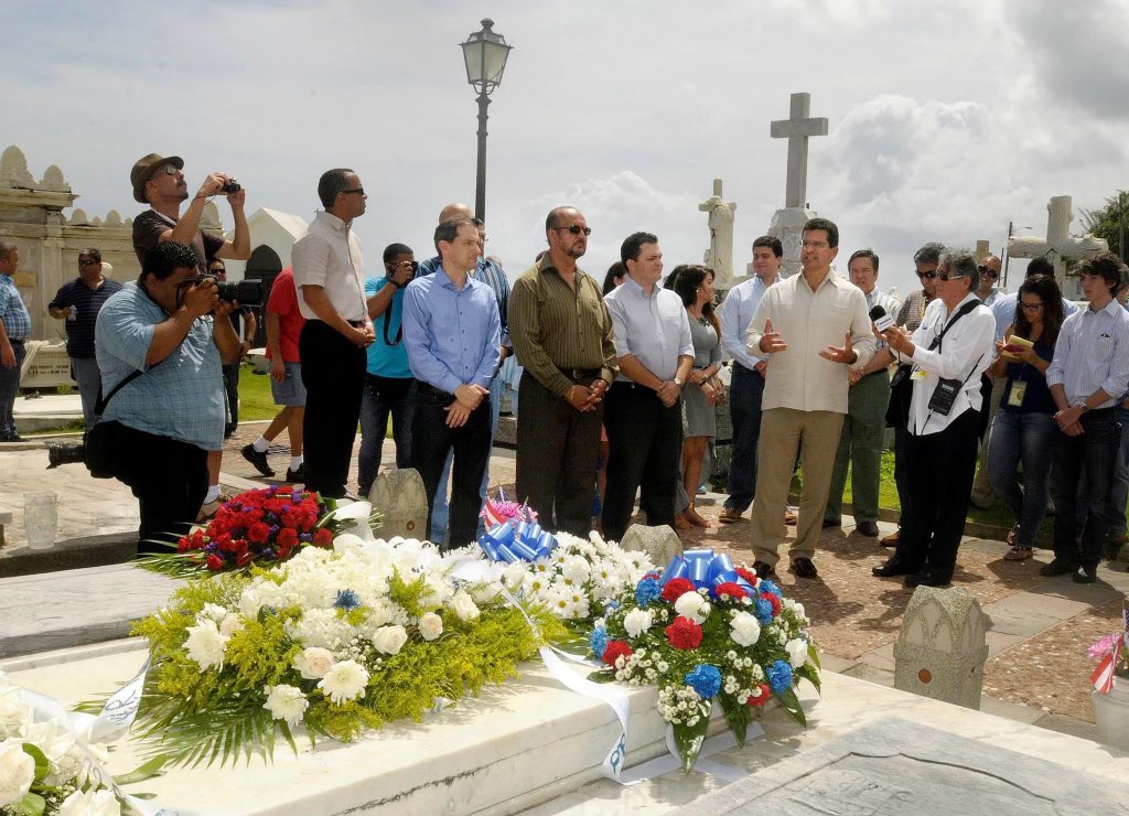 PRStarProject's tweet photo. En un día como hoy hace 10 años convocamos al liderato estadista para honrar a Barbosa. 

Más que las candidaturas del momento, lo que resaltó en esta solemne ocasión fue el respeto a la memoria de Barbosa y su gesta a favor de la igualdad. 

La estadidad es lo que nos une. https://t.co/d9G4AW4By5
