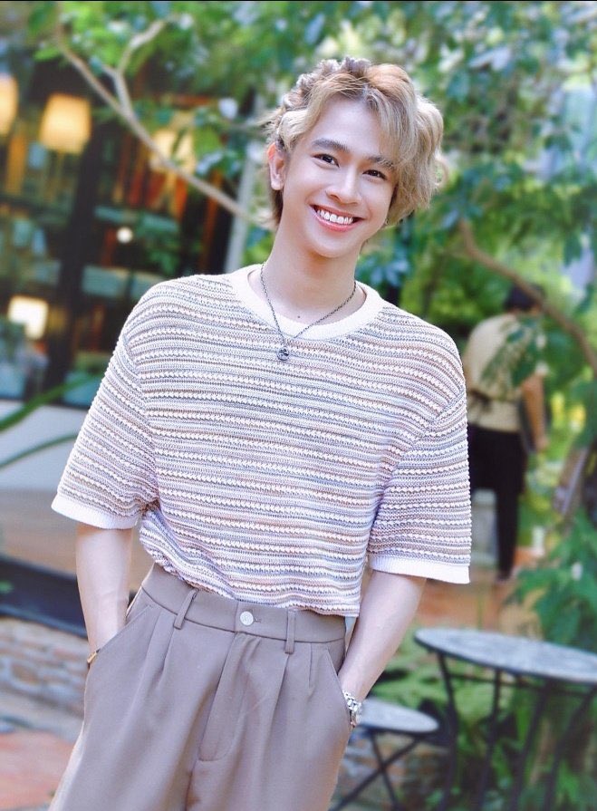 baimaiitme's tweet photo. 🎵 ยิ่งมองยิ่งหลงยิ่งดี กับหัวใจ
หยุดมันบ้าง ผ่อนมันบ้าง
อย่าน่ารักเกินไป🎵

    ✨🦋🦋Happy Friday🦋🦋✨

ขอให้เป็นวันศุกร์ที่เต็มไปด้วยความสุข
แฮปปี้ สดใส ทำอะไรก็ราบรื่นนะ

🤟😘 “คุณต้นความสุข”💗

#เจ้าแก้มก้อน
#fluke_natouch https://t.co/8NqLT0ndM4