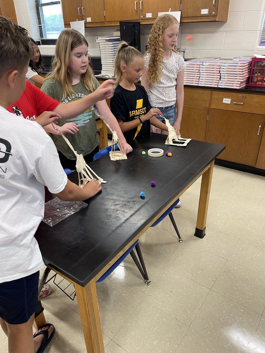 efigenioscience's tweet photo. We had a great week in Bolt Blast as students built catapults and launched them at the target. So many great designs! @SRMS_Official https://t.co/kL9eMSjbkY