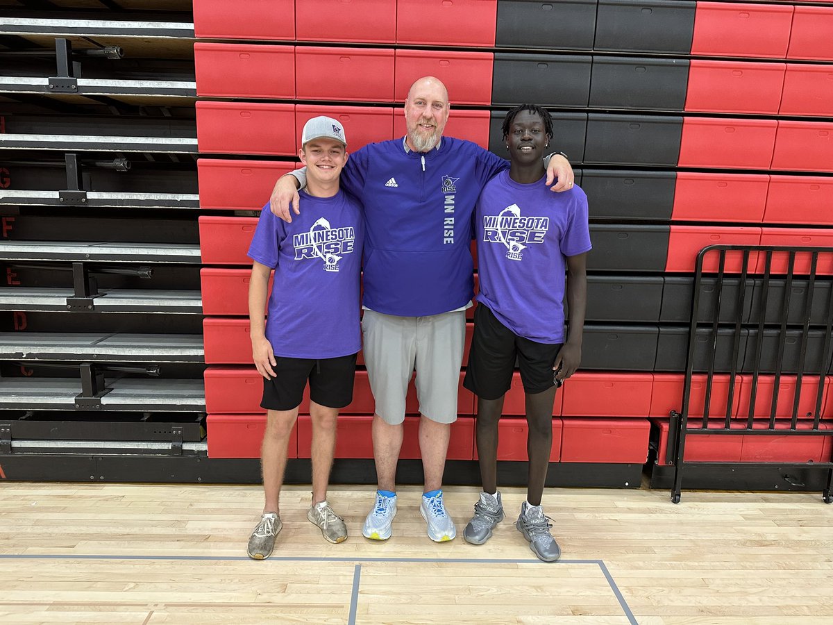 KoryKettner's tweet photo. Last minute throw together camp the last few days. This was the 7th through 9th grade crew (forgot the 4th through 6th grade pic). Had some help from a couple Rise Legends (@RileyHulke &amp; @dunwa_omot) &amp; @CoachPolesky3 (not pictured). #RiseFam #RiseGuys https://t.co/GVXhGR1EfZ