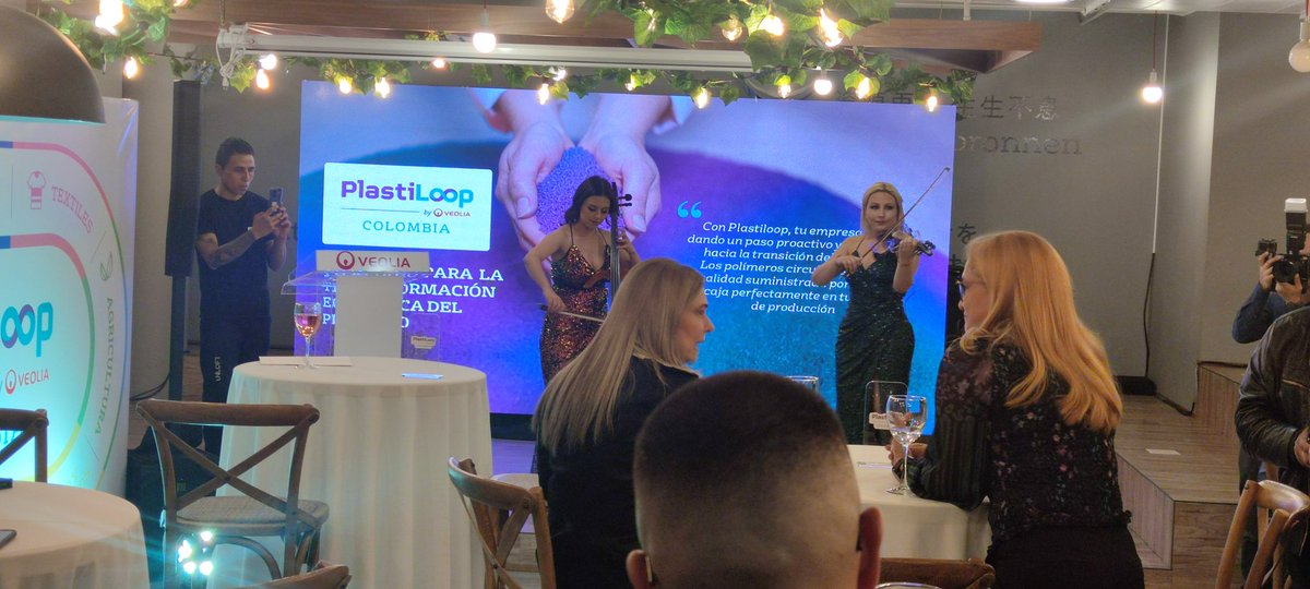 yulderj's tweet photo. #AEsraHora lanzamiento de la iniciativa de Transformación ecológica de los plásticos a través de la red global #PlastiLoop de @Veolia_Co
#FelizJueves
#FelizJuevesParaTodos
#FelizJuevesATodos https://t.co/ibVYyKlRSt