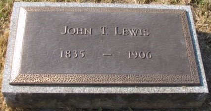 Heindsight's tweet image. In 1903, Twain and Lewis met for the last time at Quarry Farm. In 1906, the 71-year-old Lewis died and was buried in Elmira. Four years later, Mark Twain was also laid to rest in Woodlawn Cemetery at Elmira, just yards from his friend John T. Lewis.
