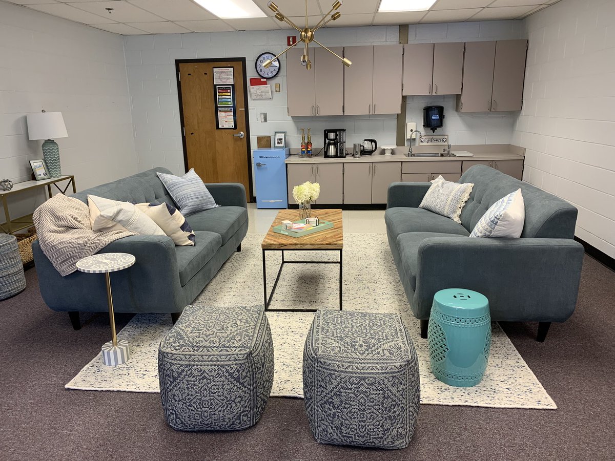 VaughanRockets's tweet image. What’s a “Rocket Retreat?” The BEST staff lounge on the planet! Workout gear, relaxing lounge area, inviting work space, &amp;amp; massage chair w/ a sound machine!! THANK YOU @VaughanPTSA &amp;amp; Vaughan Foundation for this wonderful treat! The best place to teach, lead, &amp;amp; learn! @CobbSchools