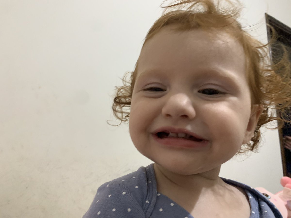 mariliabonassi's tweet photo. Atriz da globo sorrindo 😁 https://t.co/ZXE7zajDXG