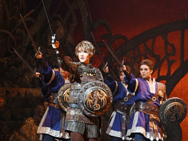 rainryuhei_wen's tweet photo. takarazuka tour again! https://t.co/BfGqXlOfEJ