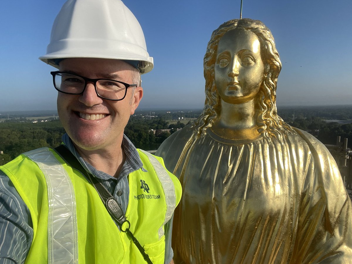 mattcashore's tweet photo. Yeah I know I should act too cool for a selfie on top of the Dome. But…come on! Of COURSE I’m gettin’ a selfie. https://t.co/0QWAhsx001
