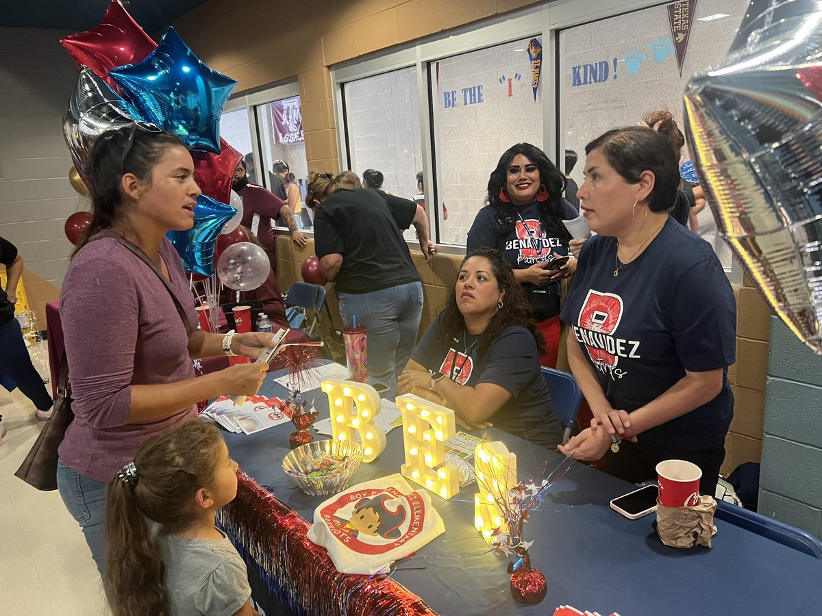 BESSSAISD's tweet photo. Back to School Bash was a hit!  Our Administration and Staff team enjoyed seeing our Patriot community 💙❤️💙.
It’s going to be a great year! 
#LevelUpPatriots https://t.co/sLrA5sIeGs