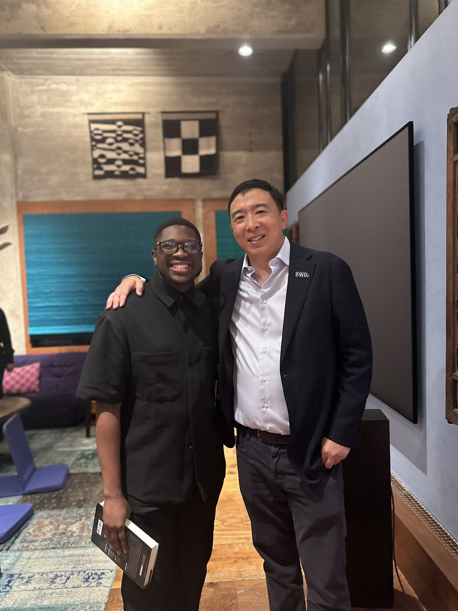 OfficialDamionT's tweet photo. It was an honor sharing with the #ForwardParty in New York City, this last week!
It was even more of a privilege meeting @AndrewYang and hearing him speak passionately about the future of our democracy! https://t.co/m2b7Gq2Zhe
