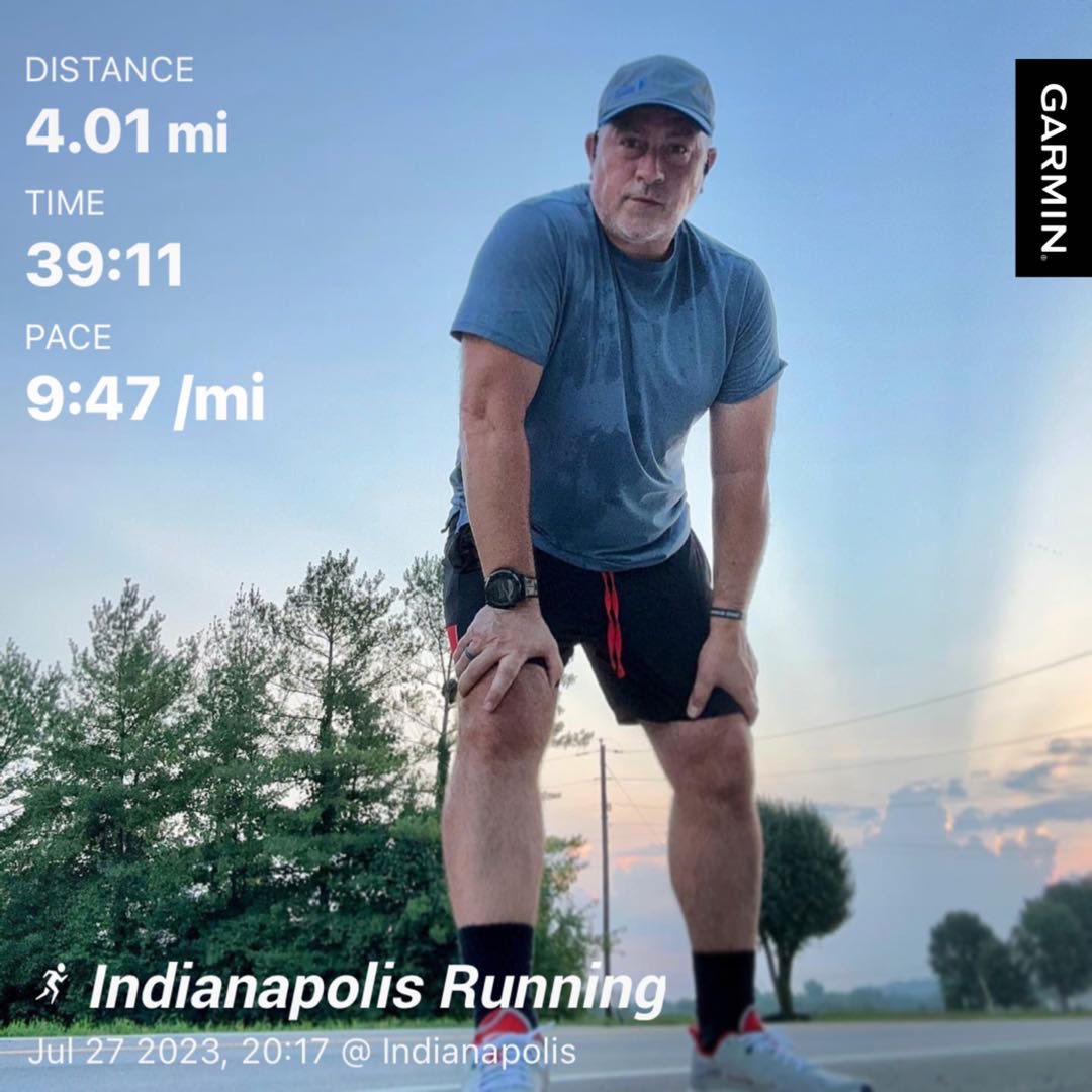 Jim_SullivanIN's tweet photo. #beatyesterday #garmin I went for a swim tonight. lol. Well…Almost 😅 #bemonumental #running #thursdaynightrun https://t.co/zmAZ42sZbH