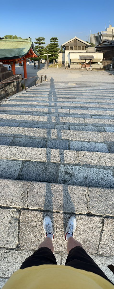 RealHanano's tweet photo. 2023-07-28[金]「朝活-12」
#京都 #kyoto
#JR西大路駅 から #伏見稲荷大社 まで
歩きました。
朝5時から1時間30分 5.5km
前日の熱が冷めてない街歩きは スタートから汗だく。 https://t.co/PAWIqFjvSF