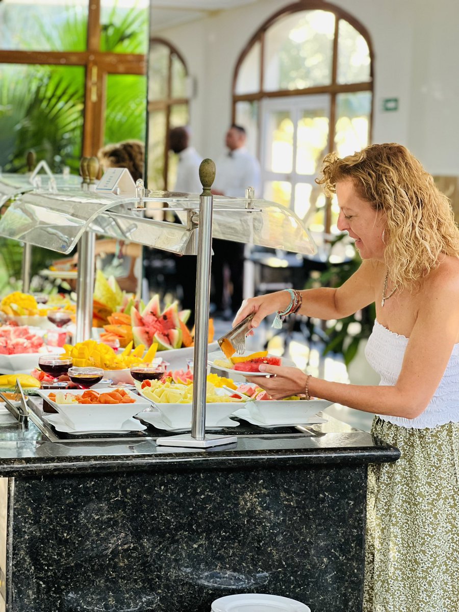 rocpresidente's tweet photo. Nuestros clientes felices con la variedad y servicio en nuestros Desayunos!!! https://t.co/LCD7lPYhBu