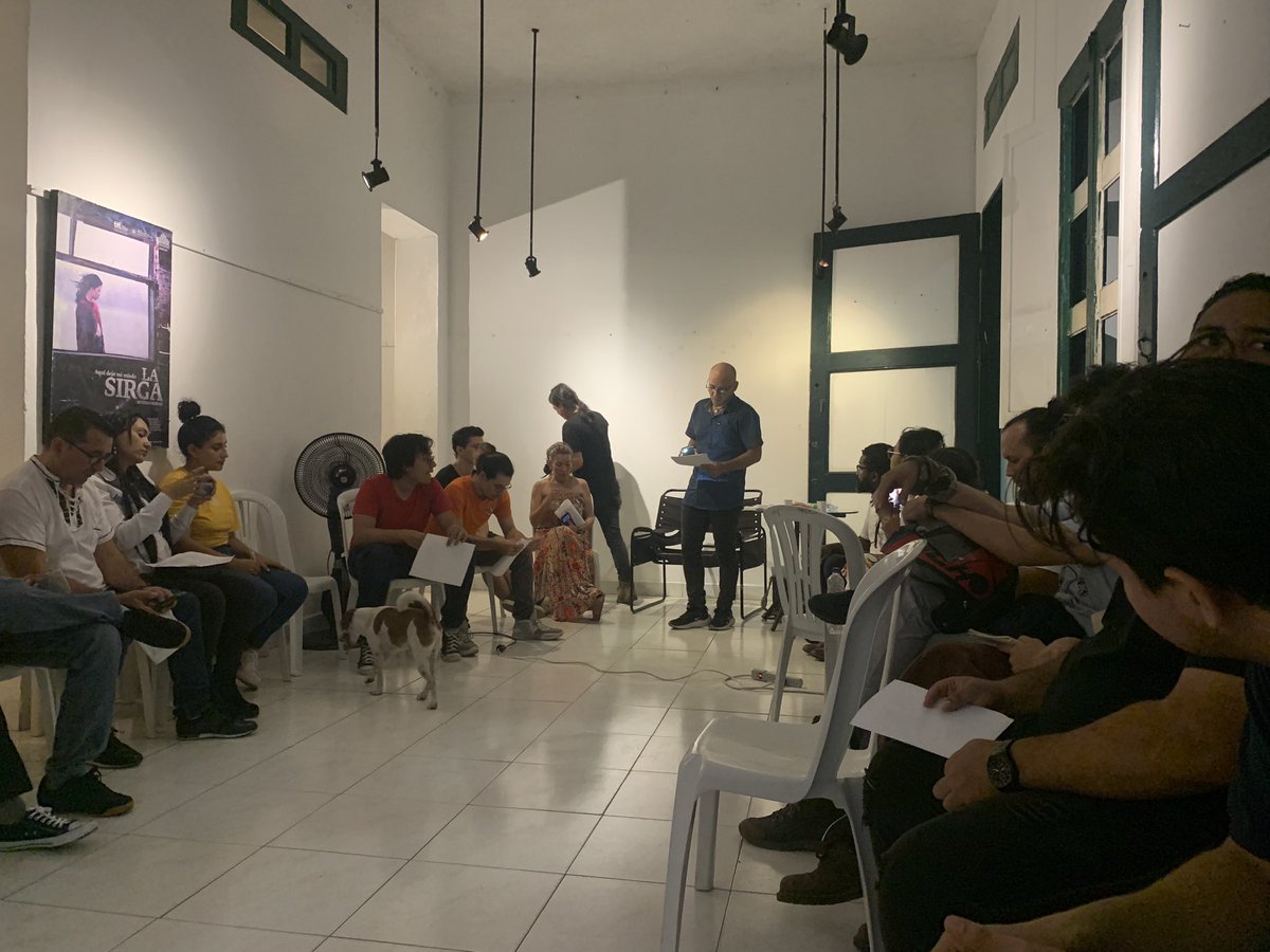 AlaorillaCaq's tweet photo. Seguimos trabajando juntos y juntas. Leemos otro manifiesto para pensar qué ocurre con la cultura en el Caquetá. @mincultura @VicentaMorenoH https://t.co/rVPG01fykM