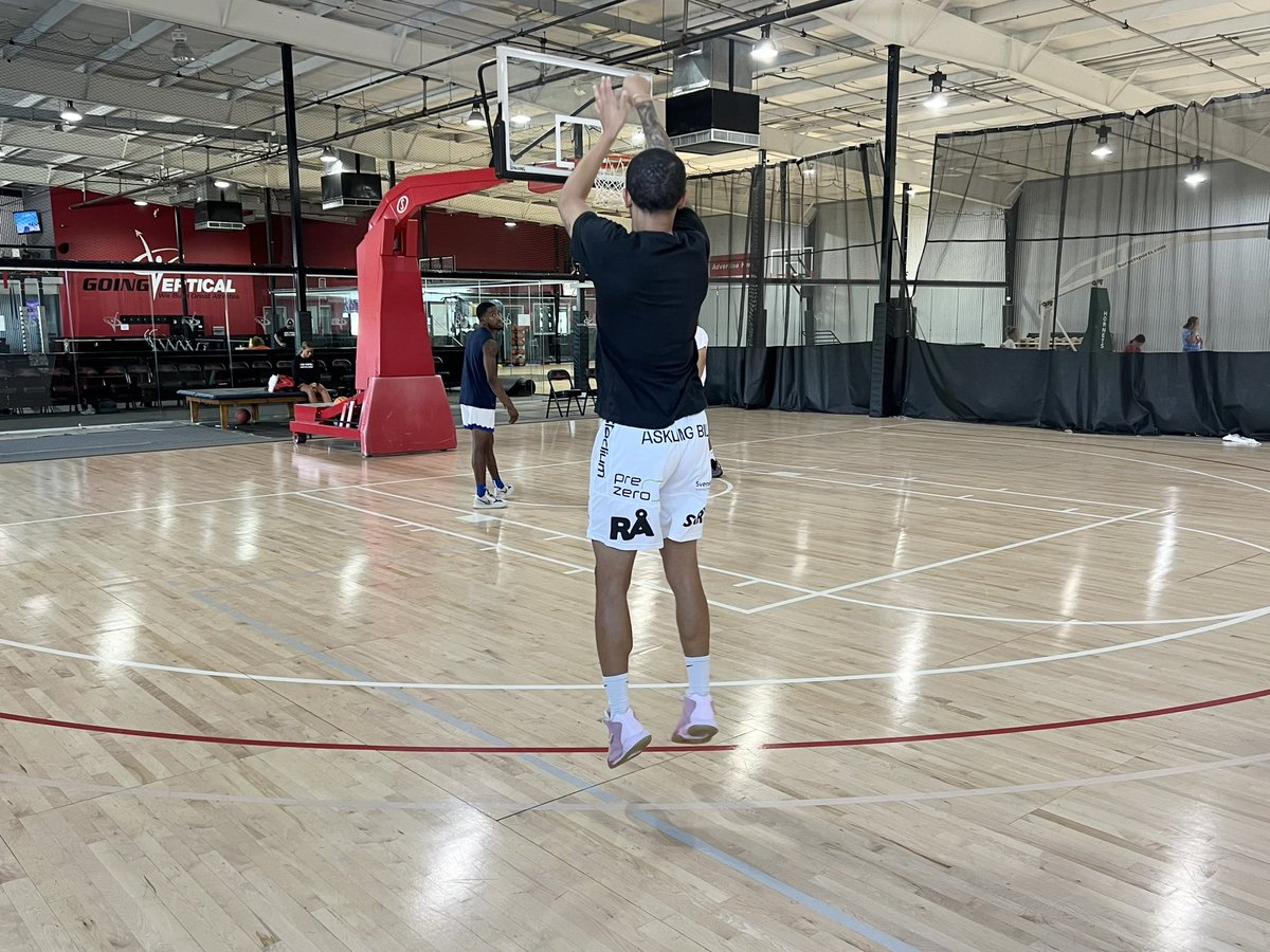 Adam Barnes tweet media