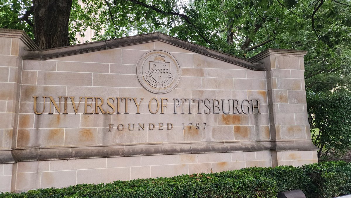 eliezrah's tweet photo. Walking around campus the night before Panther Connect (the overnight orientation for incoming freshmen.) @SethKlein11 @pittadmissions @PittTweet #Pitt2027 #PittMom #PittBound https://t.co/1xfRED6T01
