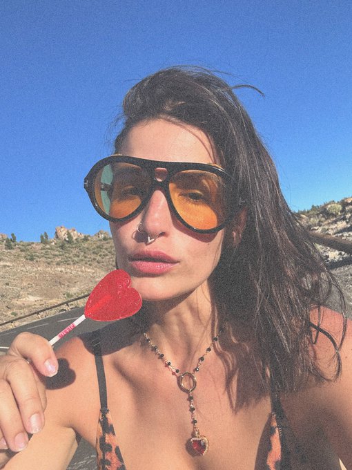 🌋 https://t.co/o7cWRzLZuu ❤️ https://t.co/IOY7SNOmRW