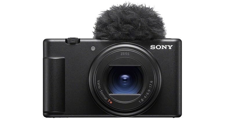 Yodobashi_X's tweet photo. ／
#SONY 「ZV-1 II」
ドットコムにてWeb CM公開中🎵
＼

超広角とズームで映える映像表現‼️
小型軽量で持ち運びにもとっても便利👌

フォロー＆RTで「ブラック色」を抽選で2⃣名様にプレゼント🎁

8/3まで❗️
当選通知はDMにて
#ヨドバシプレゼント企画
#ソニー #VLOGCAM #ZV1M2 #SUPERBEAVER 渋谷龍太