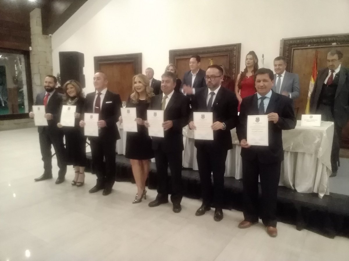 CorteAzuay's tweet photo. @alevallejoba @czamoramatute @AzuayCJ @karina_alvarado @goberazuay El gremio de abogados y abogadas del Azuay, en la posesión de la nueva directiva del @ColAbogAzuay, además la presencia del Presidente de @NOTARIOSAZUAY @mauriciobarros2 y la Concejala del Cantón Cuenca Dra. Mónica Pesantez. https://t.co/0LJequwvFq