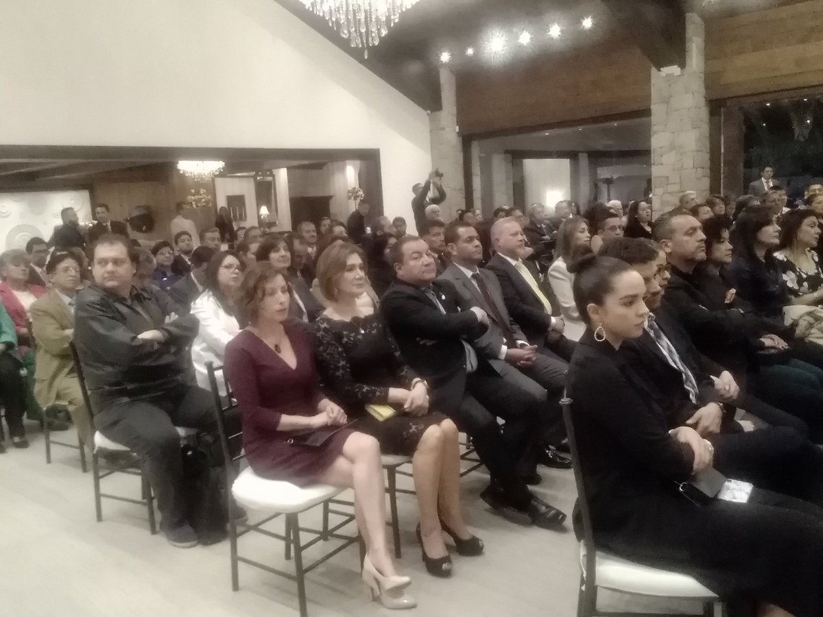 CorteAzuay's tweet photo. @alevallejoba @czamoramatute @AzuayCJ @karina_alvarado @goberazuay El gremio de abogados y abogadas del Azuay, en la posesión de la nueva directiva del @ColAbogAzuay, además la presencia del Presidente de @NOTARIOSAZUAY @mauriciobarros2 y la Concejala del Cantón Cuenca Dra. Mónica Pesantez. https://t.co/0LJequwvFq