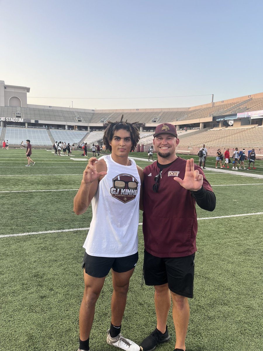 MekhiCampbell_'s tweet photo. Had a great camp at @TXSTATEFOOTBALL learned many things from @Coach_Suits that I will take into this season!@coachfreddiej @LegacyTitanFB @7MichaelBishop @LSSSTitans @ReggieBrown59 https://t.co/jwGvtZj7ip