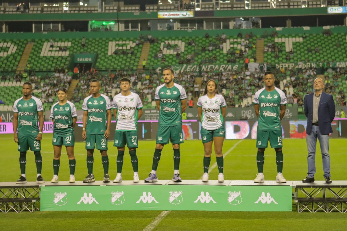 LosCampeonesFM's tweet photo. 🇳🇬⚽Presentación Oficial de los refuerzos y nueva indumentaria del @AsoDeporCali para el 2023-ll
#DeportivoCali
#Kappa
#KappaCol https://t.co/r1vLRSHBaW