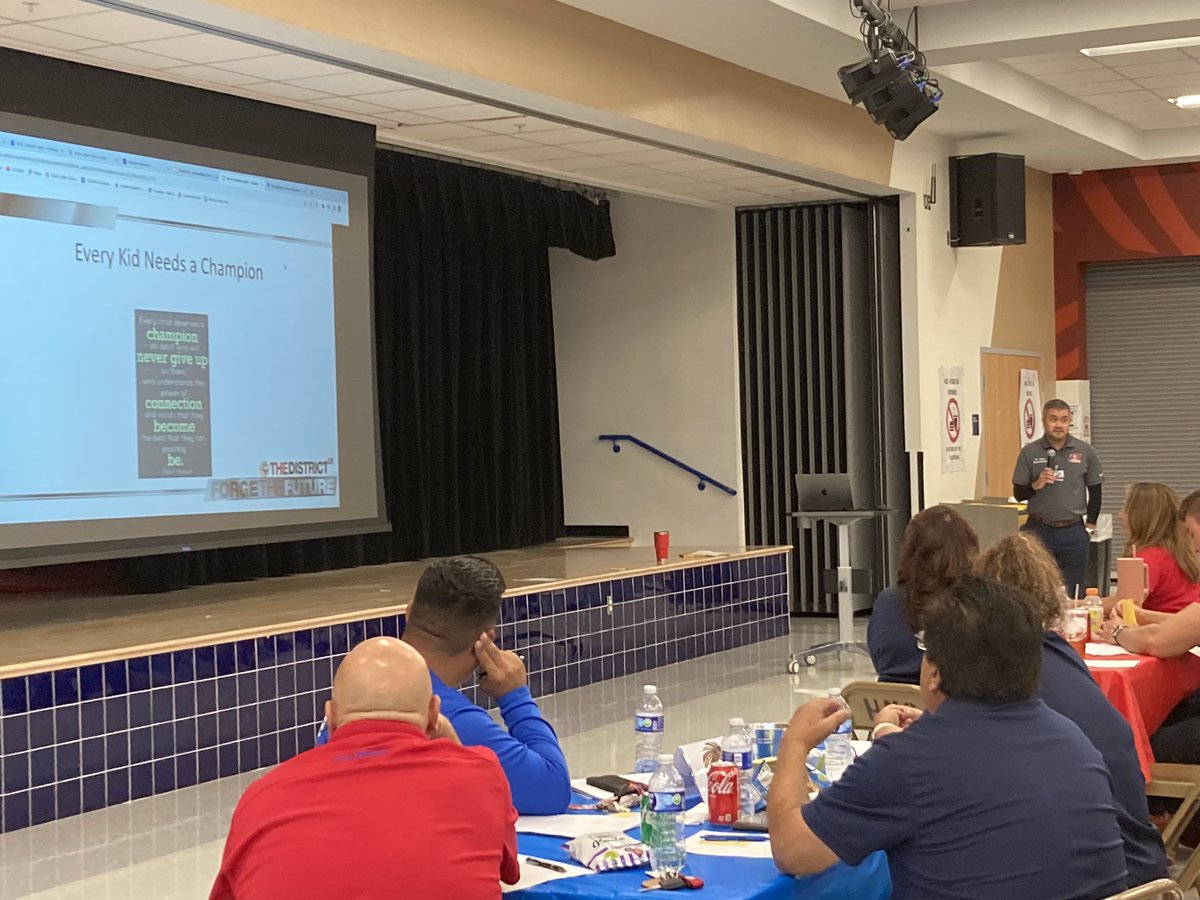 Mr. Lopez finalizing PD week and inspiring teachers and staff to be Champions for all students. Thank you for leading by example! Lets go Warriors!! @BAMS_GLopez @BAMS_AArriaga