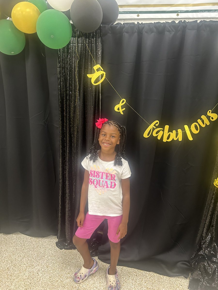 Chandra Mitchell (@chandra46159296) on Twitter photo Open House for our girl
Taylor Rose!π<a href="/Flat_ShoalsElem/">FSE Mustangs</a> #50and Fabulous Open House for our girl
Taylor Rose!π<a href="/Flat_ShoalsElem/">FSE Mustangs</a> #50and Fabulous