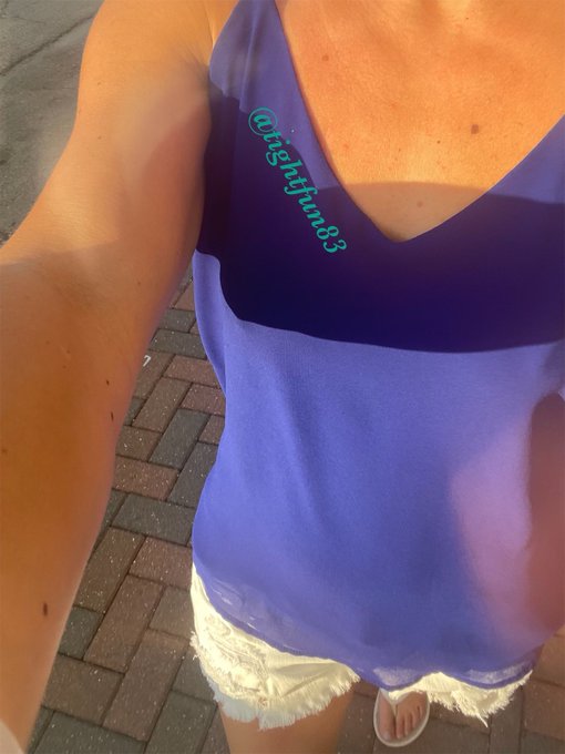 Afternoon stroll.. maybe someone will get lucky 🍀🤭 https://t.co/Iy8unJA62J<a href="/tag/teenieweenies"class="tags"><span>#teenieweenies</span></a>