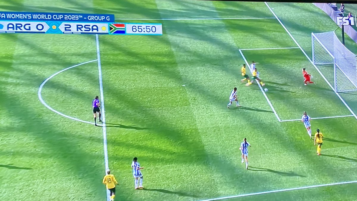 So thrilled to turn on the TV to catch @Kgatlanathe1st drill the ball into the back of the net! Go #SouthAfrica 🇿🇦⚽️ #FIFAWomensWorldCup