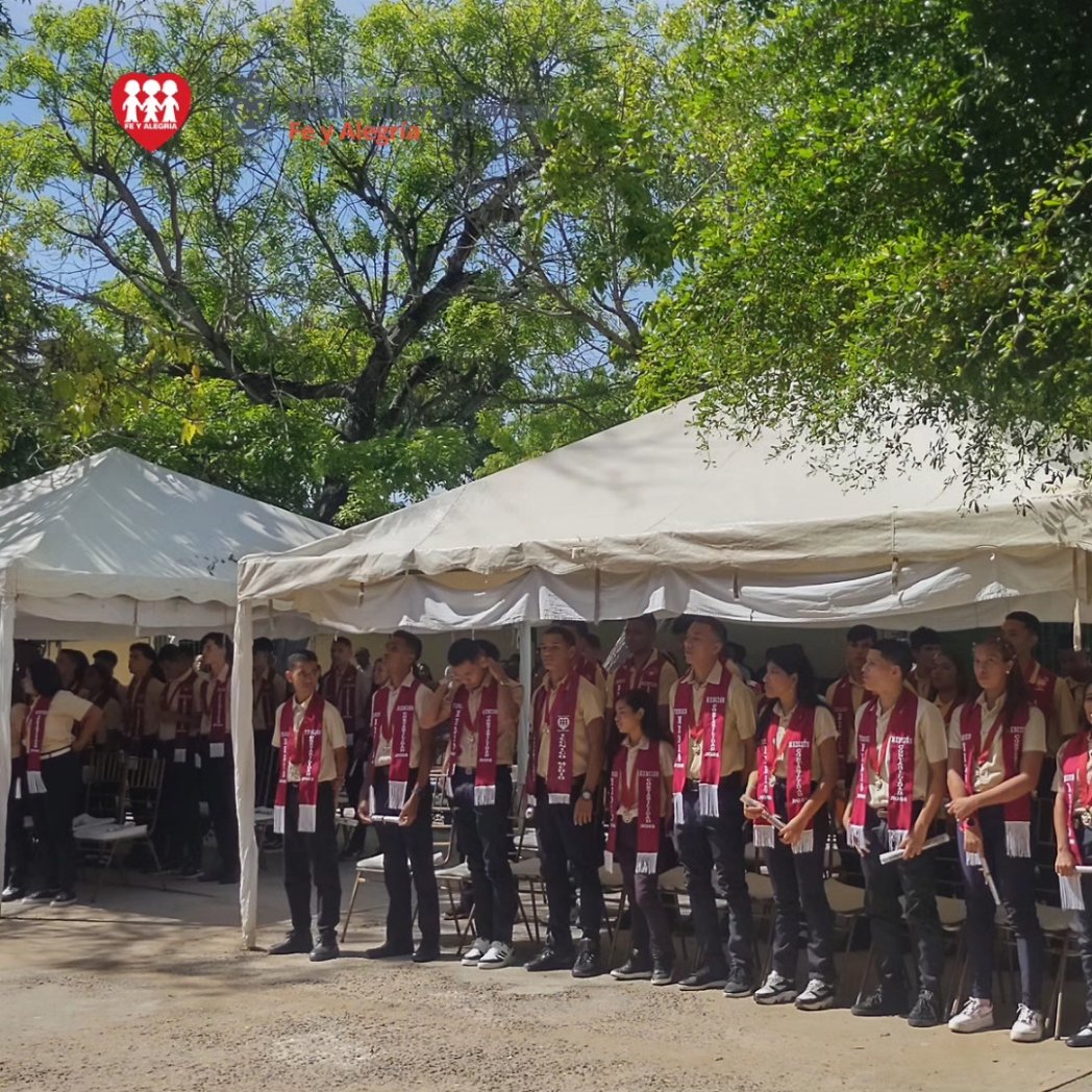 FMadrealberta's tweet photo. Llegó el día más esperado del curso escolar. Nuestros estudiantes reciben sus títulos como Técnicos medios en Contabilidad, informática y mecánica de mantenimiento ¡Felicidades! una meta lograda... a seguir construyendo una gran sociedad. 
#FelicidadSeEscribeConTigo https://t.co/Ecym5L5P2K