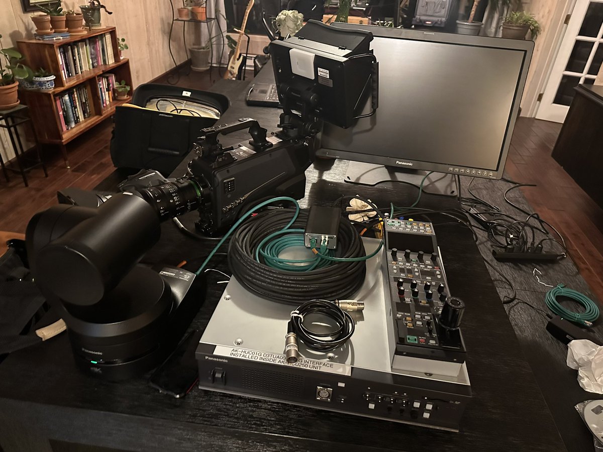 greggerjones's tweet photo. Iโm ready to pack up for #phish @ #MSG and some sweet @PanasonicProAV camera play. See yโall tomorrow!
#PLV100
#UE160
#Cinelive https://t.co/KD0tuilUWD