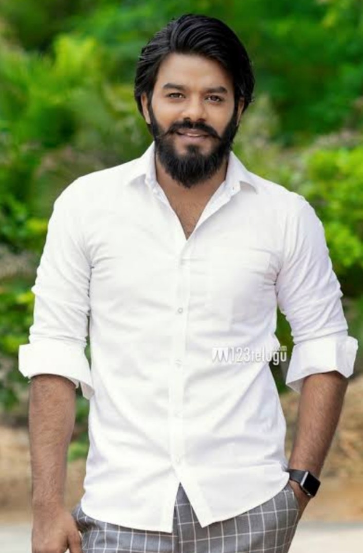 kingSudheerAnna's tweet photo. Wishing Our PowerStar @PawanKalyan Gaaru, Supreme Hero @IamSaiDharamTej Gaaru and the Whole Team of #BroTheAvatar

All The Very Best for Grand Release Tomorrow ❤️‍🔥💐
#BroFromTomorrow
#BroTimeStarts https://t.co/3CJaIOoW6G