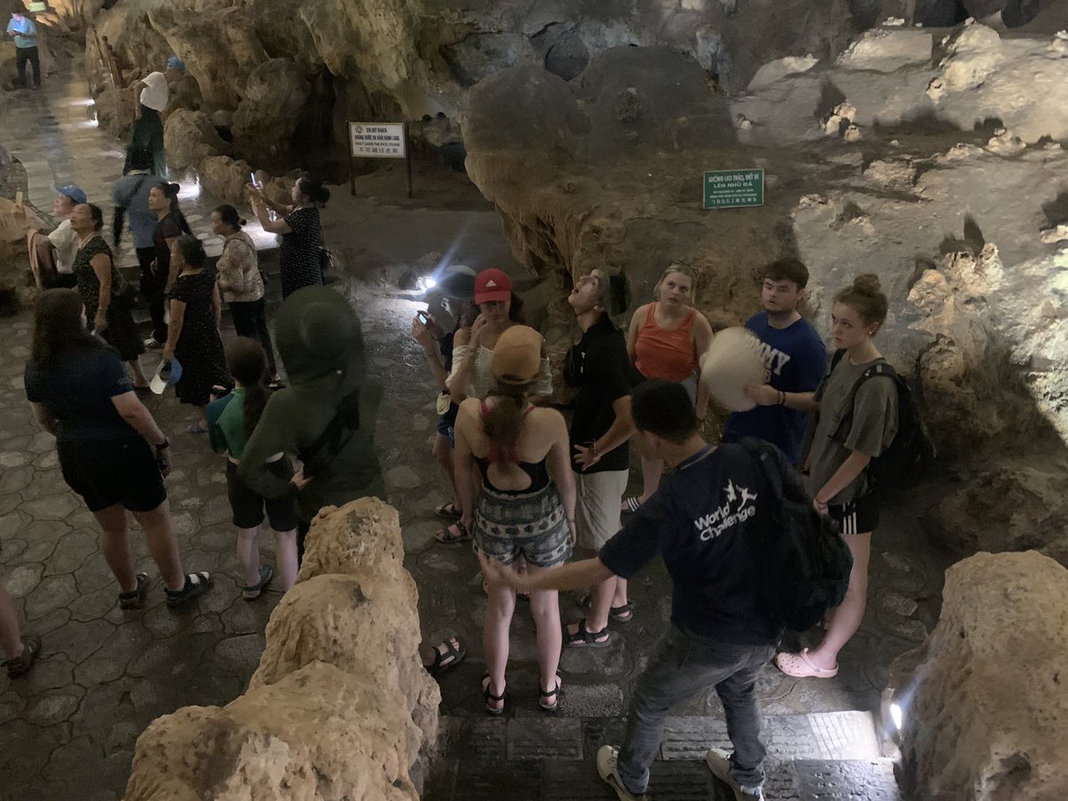 IGSHumanities's tweet photo. Some more pictures from yesterday from inside the cave! https://t.co/dAvptIVvMS
