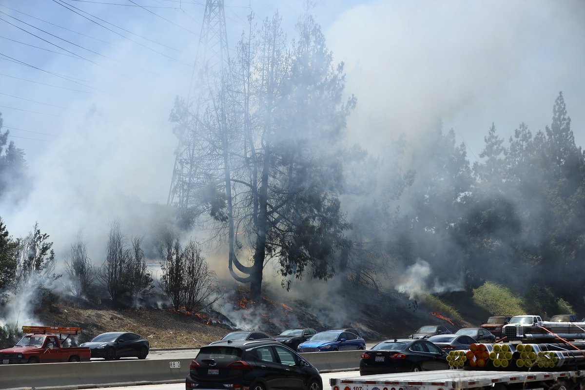 ShorealoneFilms's tweet image. MORE!! From the #brushfire along the 118 today in #GrenadaHills @LAFDtalk
 7-27-23