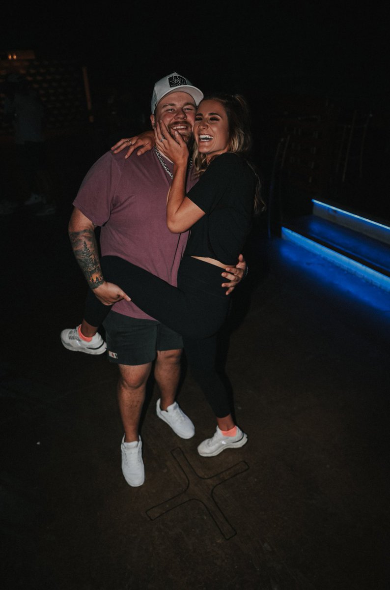 aynslie rae tweet media