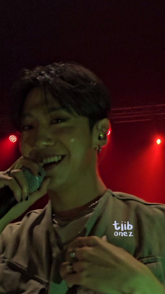 eye contact 😭😭😭