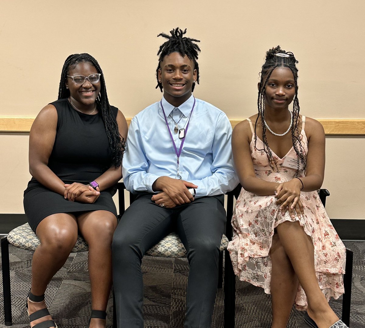 Bulldogs_WCHS's tweet photo. Krislyn, Nya, and Leslie did a great job and had a wonderful time representing WCHS at the Louisiana Youth Seminar last week. #Road2Success #MovingForward #BulldogsExcel https://t.co/HnNpdb2CGr