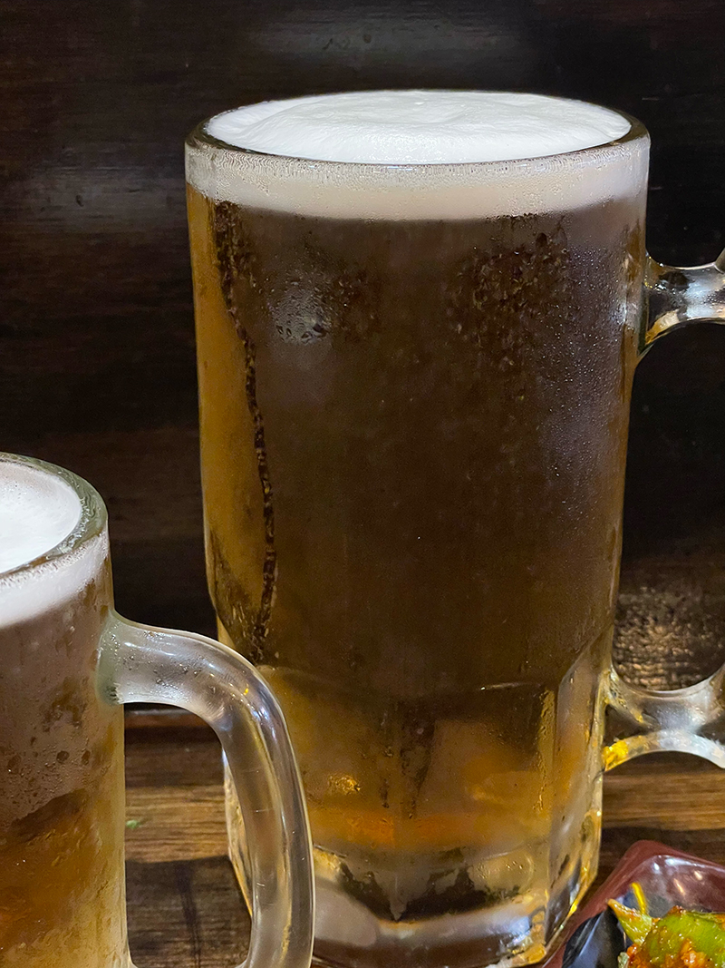 HACHIOJIRamenLA's tweet photo. Do you see the size of this? #hachiojiramen #ramenbar #ramennoodle #ramen #ramen #noodles #dtla #littletokyo #JapaneseFood #八王子ラーメン #毘沙門グループ #Beer #MegaBeer #HugeDraftBeer https://t.co/fP7Tg2J6kT