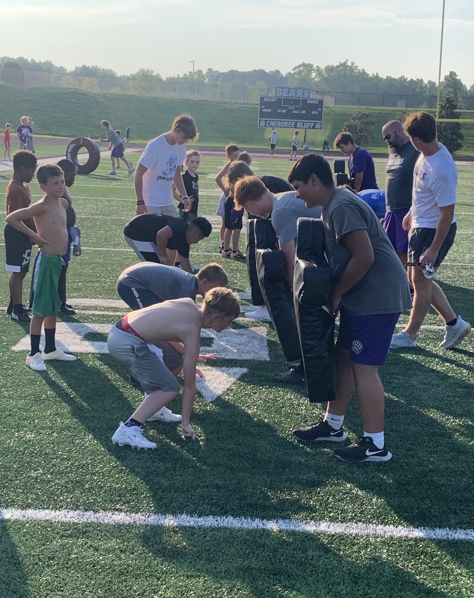 CBluffFootball's tweet photo. Great week of JR Bear Camp on the Bluff! #150Strong #FutureIsBright https://t.co/F1UZAjhhPJ