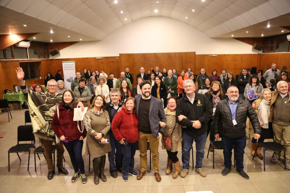 subtel_chile's tweet image. 📍Iniciamos los Diálogos Ciudadanos Brecha Digital Cero en #Pirque

Junto al director de la DOS, @IgnacioAchurra, el alcalde @escuderojaime y vecinos de Pirque, el subse @claudioarayasm presentó los diferentes proyectos que impulsa Subtel para tener un #ChileMejorConectado.