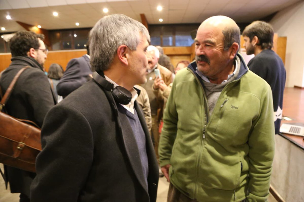 subtel_chile's tweet image. 📍Iniciamos los Diálogos Ciudadanos Brecha Digital Cero en #Pirque

Junto al director de la DOS, @IgnacioAchurra, el alcalde @escuderojaime y vecinos de Pirque, el subse @claudioarayasm presentó los diferentes proyectos que impulsa Subtel para tener un #ChileMejorConectado.